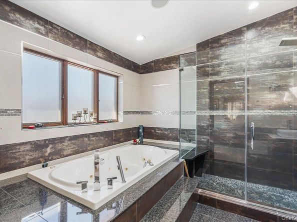 3822 Greentree Drive, Oceanside NY 11572