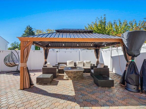 3822 Greentree Drive, Oceanside NY 11572