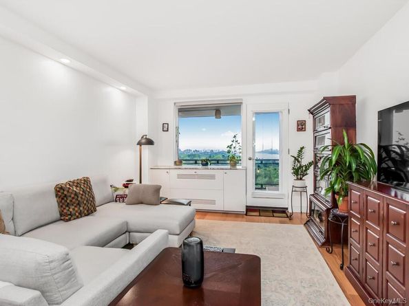 5700 Arlington Avenue 15S, Bronx NY 10471