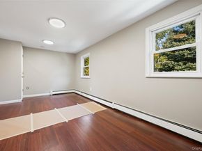 40 Duke Street, Deer Park NY 11729