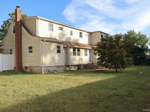 40 Duke Street, Deer Park NY 11729