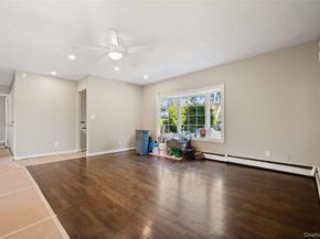 40 Duke Street, Deer Park NY 11729