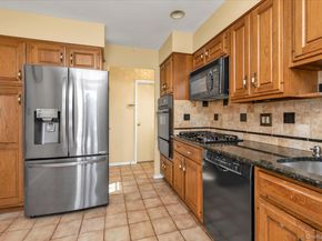 336 W 9th Street, Deer Park NY 11729