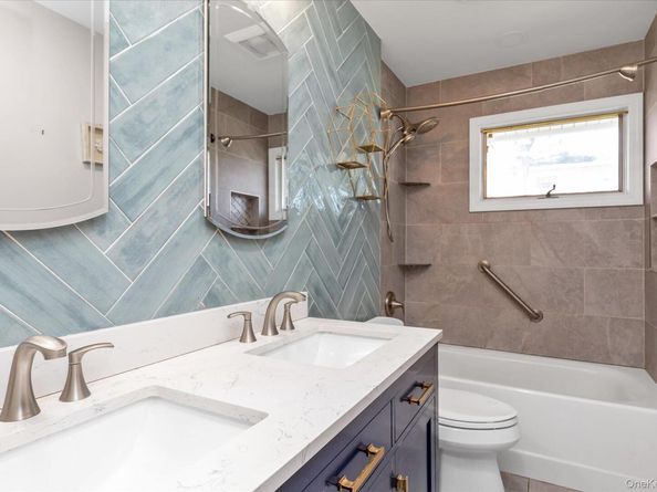 336 W 9th Street, Deer Park NY 11729