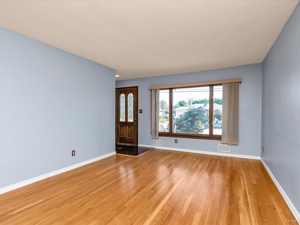 336 W 9th Street, Deer Park NY 11729