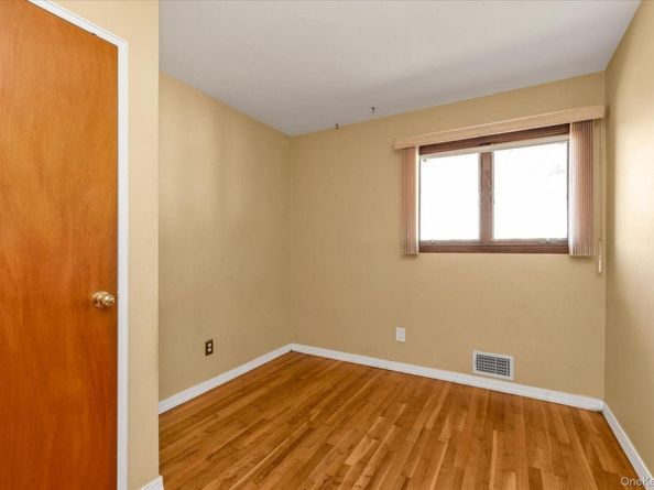 336 W 9th Street, Deer Park NY 11729