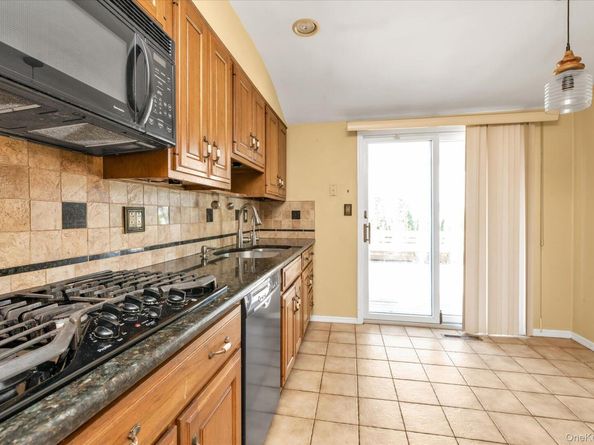 336 W 9th Street, Deer Park NY 11729