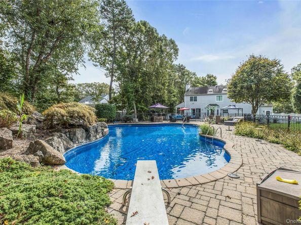 7 Martha Place, Port Jefferson Station NY 11776