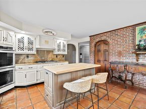 4 Saltmeadow Court, Bayport NY 11705