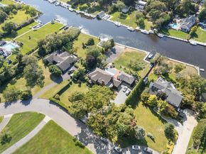 4 Saltmeadow Court, Bayport NY 11705