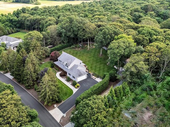 181 Landing Lane, Baiting Hollow NY 11933