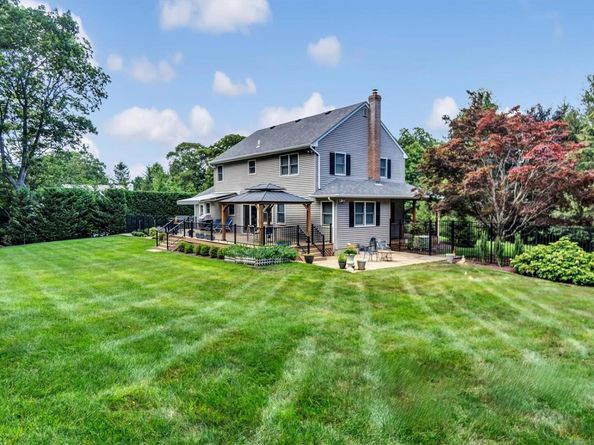 181 Landing Lane, Baiting Hollow NY 11933