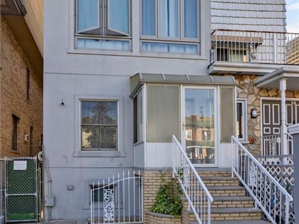 82 W End Avenue, Brooklyn NY 11235
