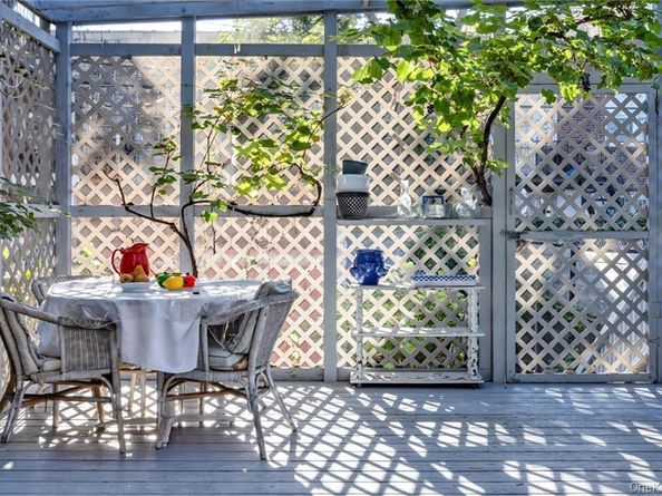 82 W End Avenue, Brooklyn NY 11235
