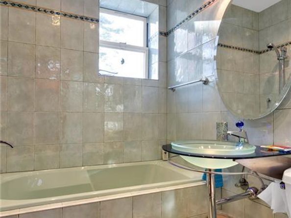 82 W End Avenue, Brooklyn NY 11235