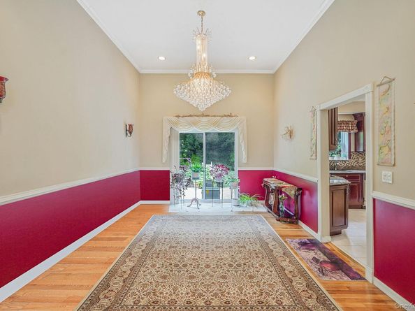 7 Sara Court, Nesconset NY 11767