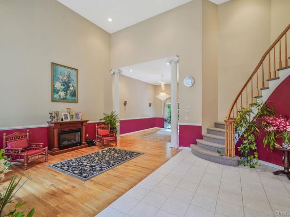 7 Sara Court, Nesconset NY 11767