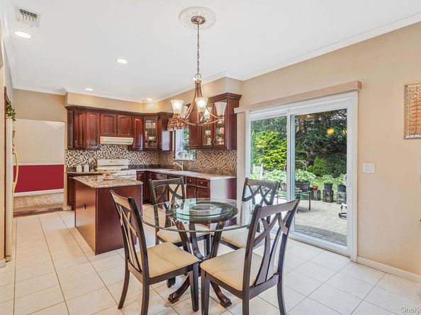 7 Sara Court, Nesconset NY 11767