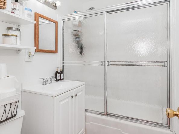 240-21 68th Avenue 10, Douglaston NY 11362