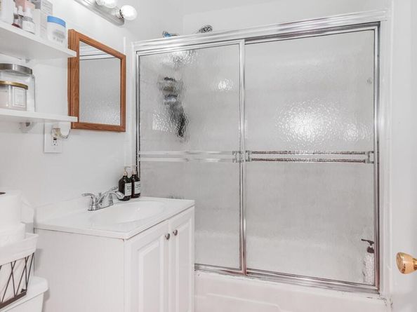 240-21 68th Avenue 10, Douglaston NY 11362