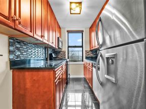 21-58 35 Street 5D, Astoria NY 11105