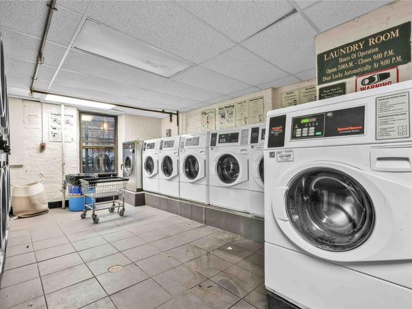 21-58 35 Street 5D, Astoria NY 11105