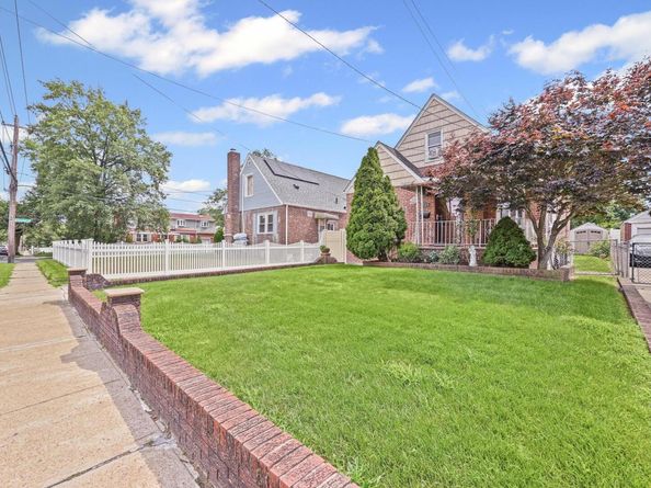 121 Alden Avenue, Valley Stream NY 11580