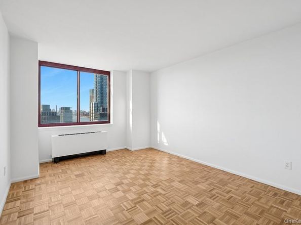 4-74 48th Avenue 35L, Long Island City NY 11109