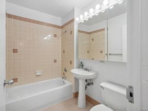 4-74 48th Avenue 35L, Long Island City NY 11109