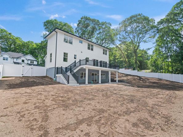 30 Middleville Road, Northport NY 11768