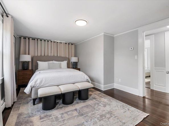 33 Avenue B Avenue, Port Washington NY 11050