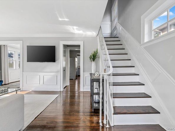 33 Avenue B Avenue, Port Washington NY 11050