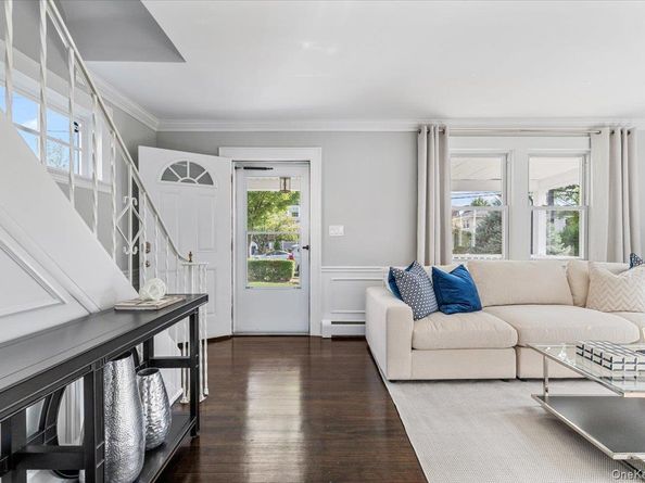 33 Avenue B Avenue, Port Washington NY 11050