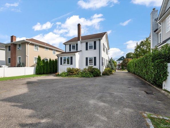 33 Avenue B Avenue, Port Washington NY 11050