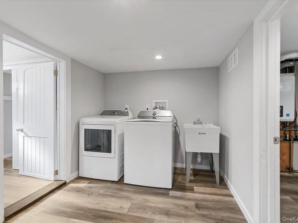 33 Avenue B Avenue, Port Washington NY 11050