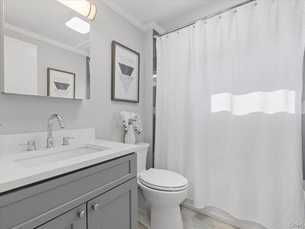 33 Avenue B Avenue, Port Washington NY 11050