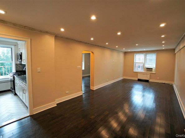 7281 113th Street 5F, Forest Hills NY 11375