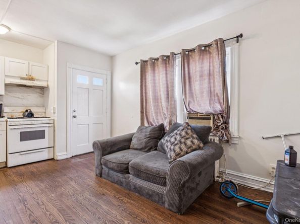 77-75 Center Avenue 75 77, Bay Shore NY 11706