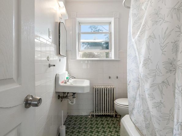 77-75 Center Avenue 75 77, Bay Shore NY 11706
