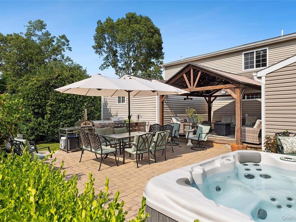 46 S Howell Avenue, Centereach NY 11720
