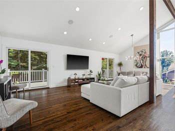 4 High Ridge Road