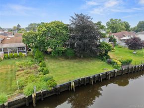 48 Oxford Road, East Rockaway NY 11518