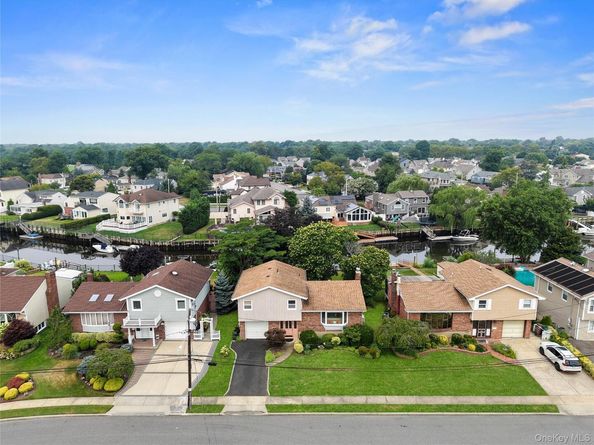 48 Oxford Road, East Rockaway NY 11518