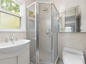 48 Oxford Road, East Rockaway NY 11518