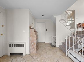 48 Oxford Road, East Rockaway NY 11518