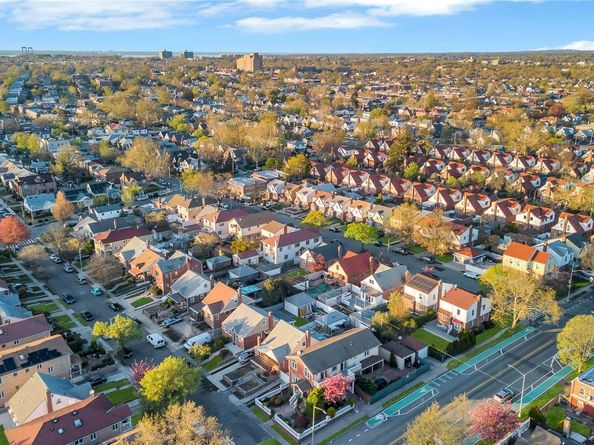 50-43 192nd Street, Fresh Meadows NY 11365