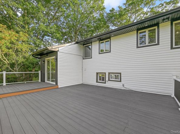 4 Wintergreen Drive, Melville NY 11747