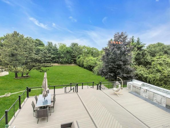 9 Hill And Tree Court, Melville NY 11747