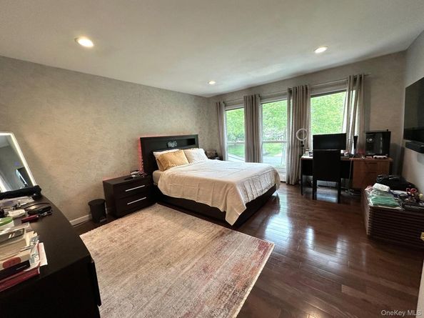 9 Hill And Tree Court, Melville NY 11747