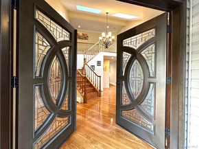 9 Hill And Tree Court, Melville NY 11747